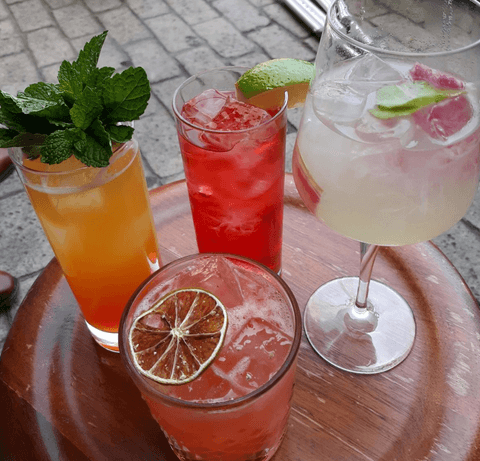 Tour de cocteles